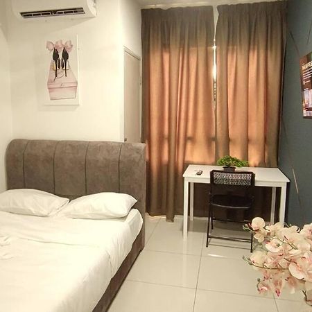 Hzb301-Selfcheck-In-Wi-Fi- Netflix- Parking- Pool-2 Bedroom- Klia, 7099 Sepang Extérieur photo