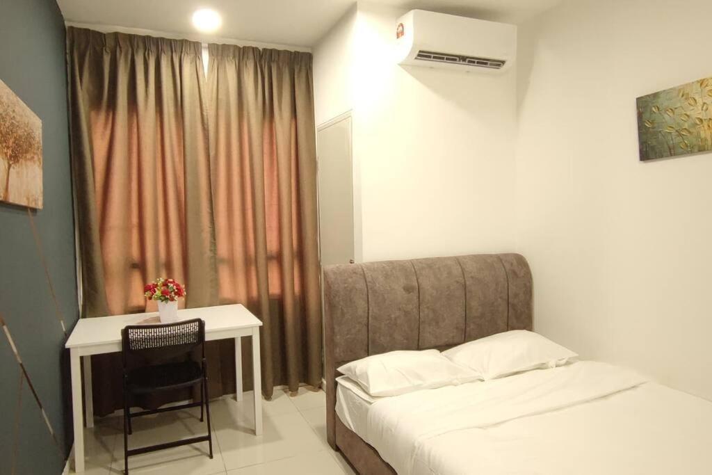 Hzb301-Selfcheck-In-Wi-Fi- Netflix- Parking- Pool-2 Bedroom- Klia, 7099 Sepang Extérieur photo